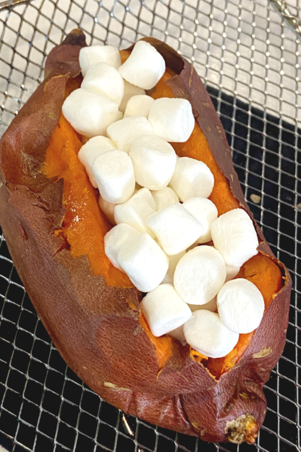 marshmallows in sweet potatoes