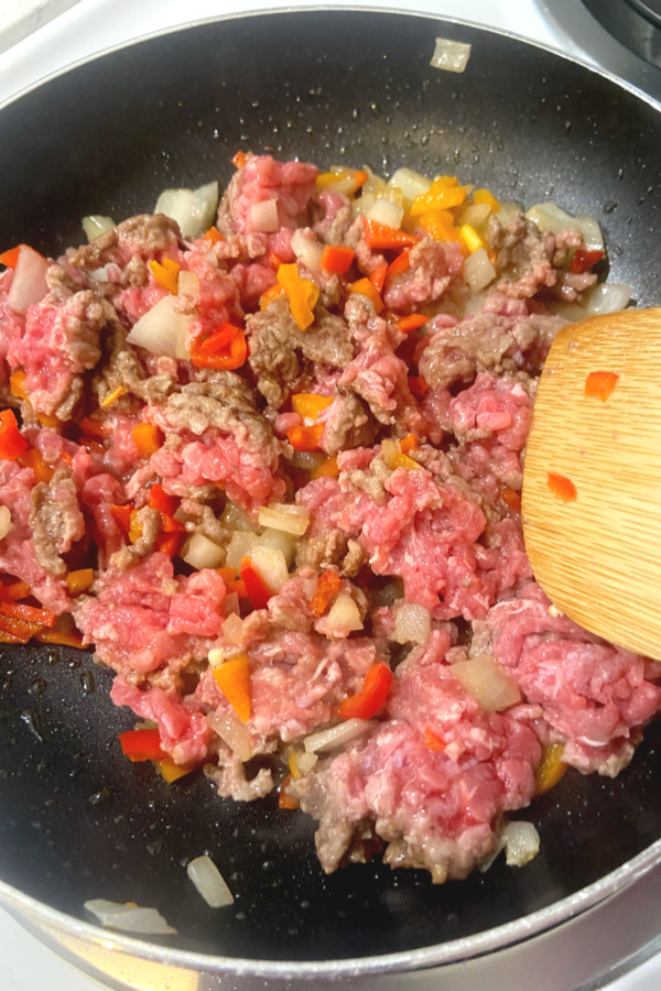 ground beef with sweet peppers and onions