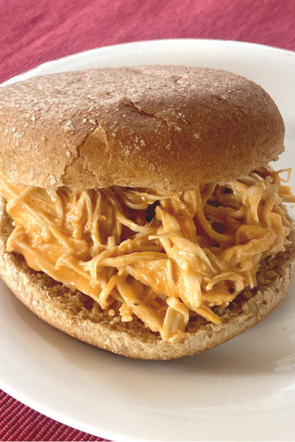 slow cooker barbecue ranch chicken sandwich 