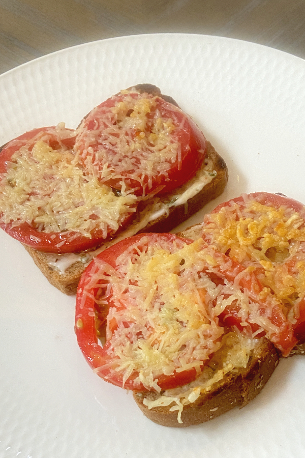 open face tomato sandwich