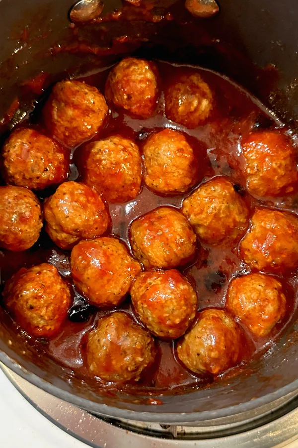 meatballs in pot 