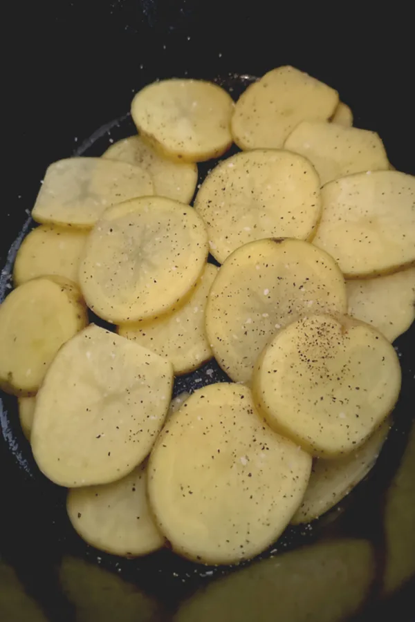 sliced potatoes in crock pot 