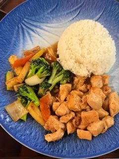 hibachi chicken and vegetables and rice