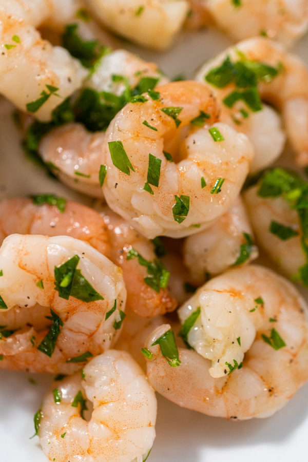 shrimp with parsley flakes