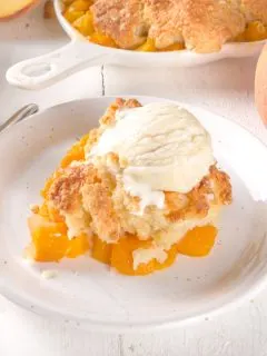 peach cobbler for two with ice cream