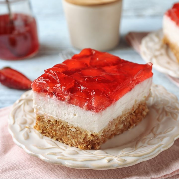 strawberry pretzel salad