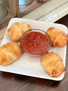 pizza crescent roll ups