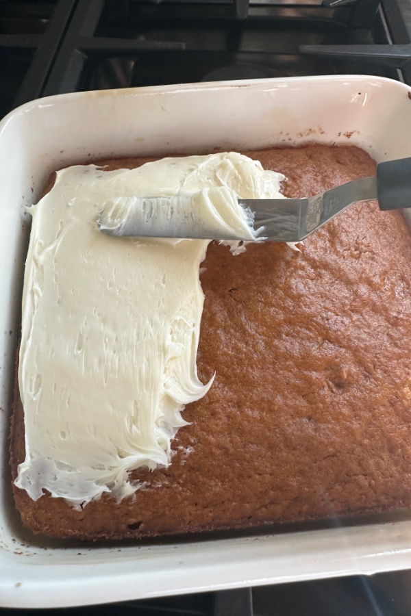 cream cheese frosting on cake
