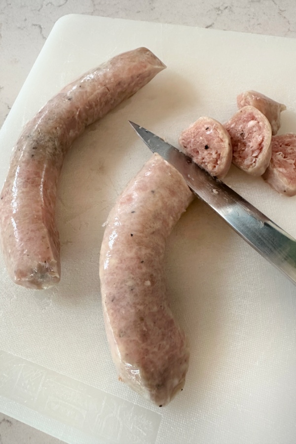 cutting sausage in rings
