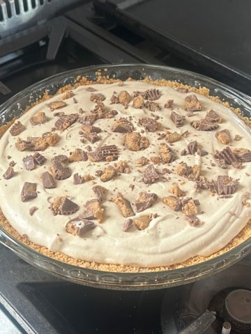 peanut butter cup pie