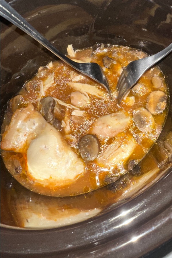 shredding chicken thighs